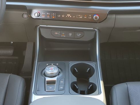 New 2026 Kia Carnival LXS image 18