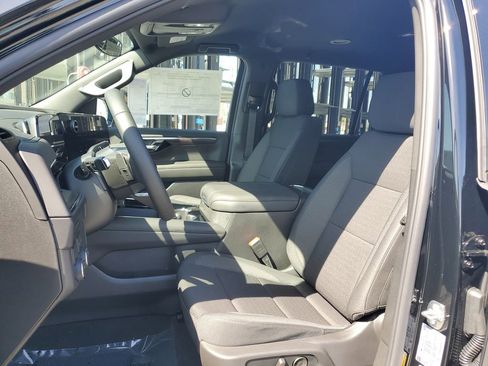 New 2026 Chevrolet Suburban LS image 18