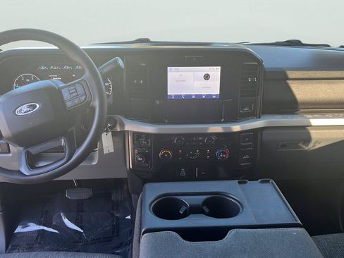 Used 2025 Ford F250 XLT AWD/4WD image 9
