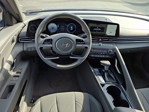 Certified 2024 Hyundai Elantra SEL w/ Convenience Package FWD image 11