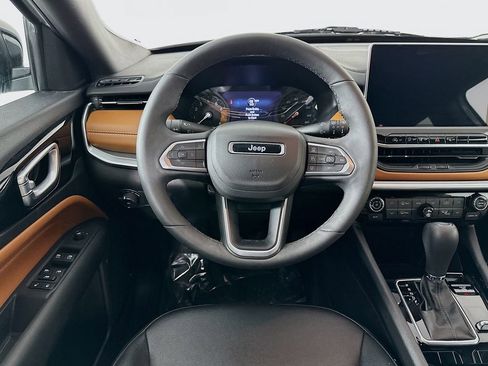 Certified 2024 Jeep Compass Limited image 32