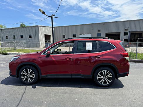 Used 2022 Subaru Forester Limited AWD/4WD image 6