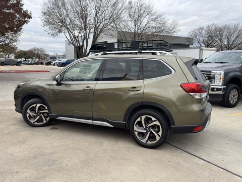 Used 2022 Subaru Forester Touring w/ Popular Package #2 image 12