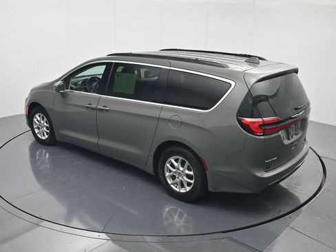 Used 2022 Chrysler Pacifica Touring-L FWD image 34