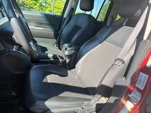 Used 2015 Jeep Compass Latitude AWD/4WD image 10
