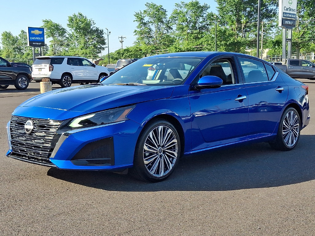 Certified 2025 Nissan Altima 2.5 SL FWD image 3