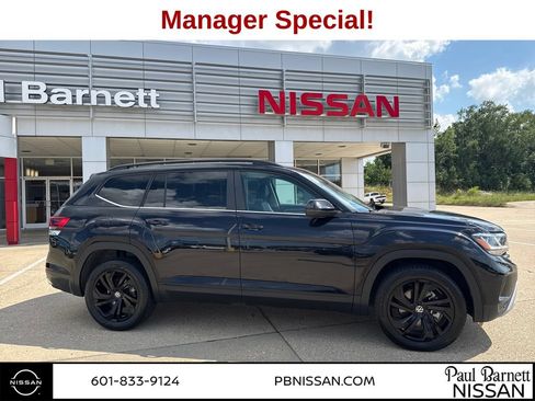 Used 2023 Volkswagen Atlas SE w/ Black Wheel Package FWD image 7