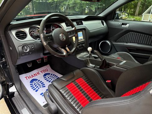 Used 2013 Ford Mustang Shelby GT500 RWD image 40