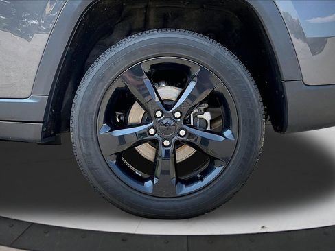 Certified 2023 Jeep Grand Cherokee Altitude AWD/4WD image 35