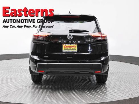Used 2024 Nissan Rogue S AWD/4WD image 6