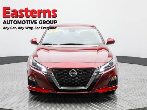 Used 2021 Nissan Altima 2.5 SV w/ SV Premium Package image 2