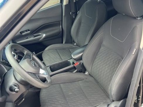 Used 2021 Nissan Kicks SV image 14