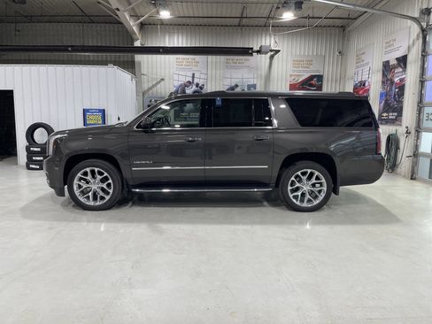 Used 2020 GMC Yukon XL Denali w/ Enhanced Security Package image 5