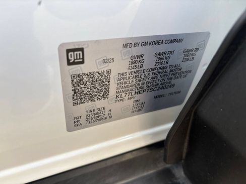 Used 2025 Chevrolet Trax LT w/ LT Convenience Package FWD image 28