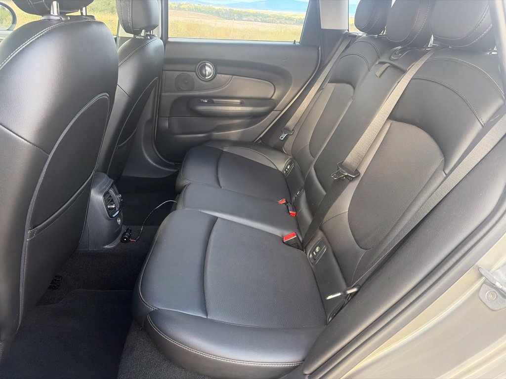 Used 2016 MINI Cooper Clubman FWD image 12