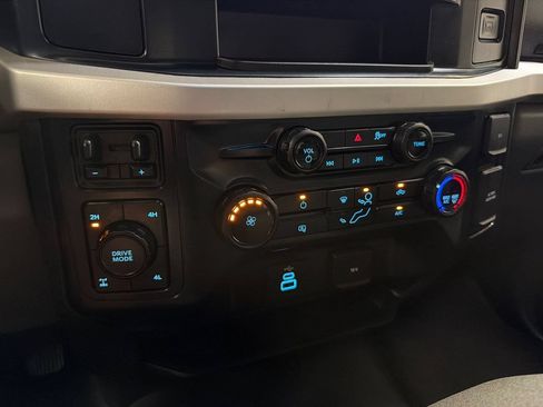 Used 2025 Ford F250 XLT w/ FX4 Off-Road Package AWD/4WD image 21