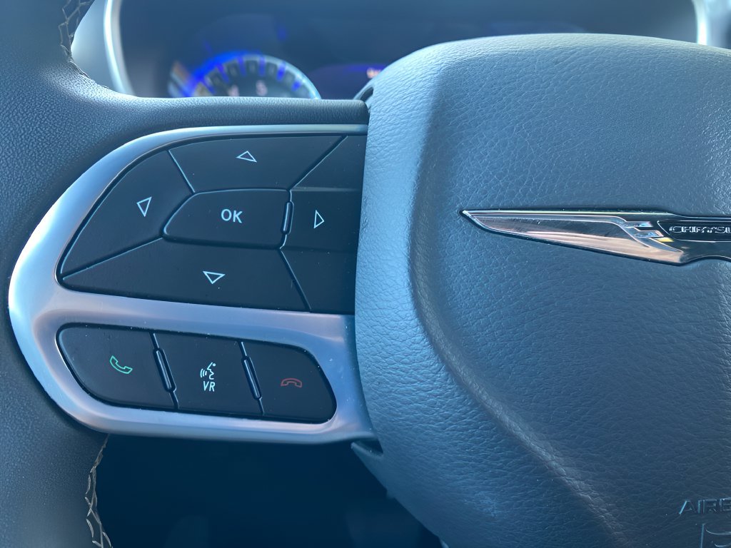 Used 2026 Chrysler Pacifica Select FWD image 22