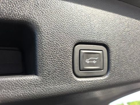 Used 2026 Chevrolet Traverse LT AWD/4WD image 33