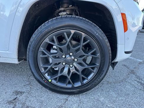 New 2025 Jeep Grand Cherokee L Summit image 42