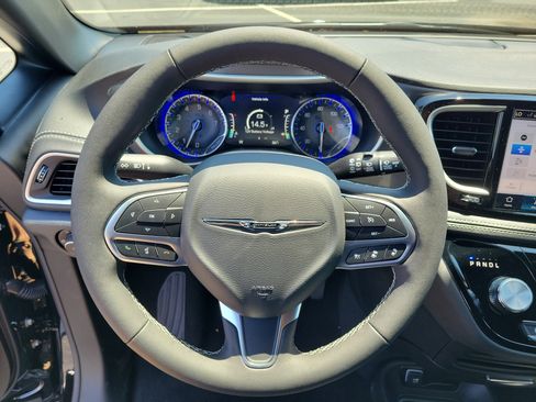New 2026 Chrysler Pacifica Select FWD image 18