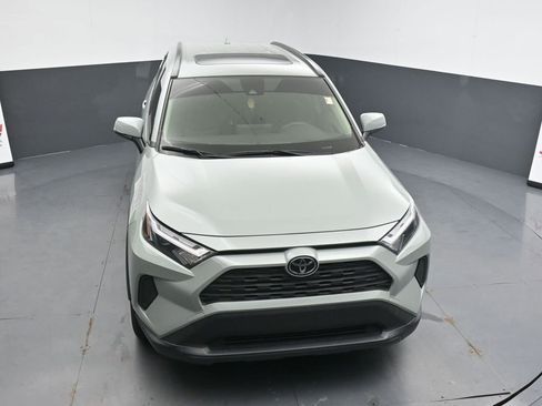Used 2022 Toyota RAV4 XLE w/ Convenience Package AWD/4WD image 11
