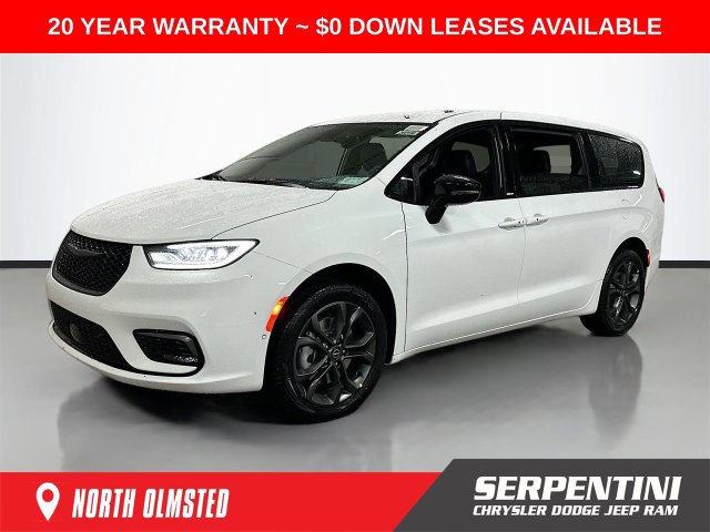 New 2026 Chrysler Pacifica Select AWD/4WD image 1