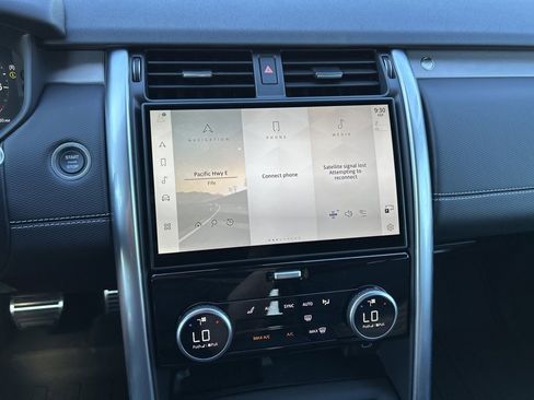 New 2025 Land Rover Discovery Dynamic SE image 25