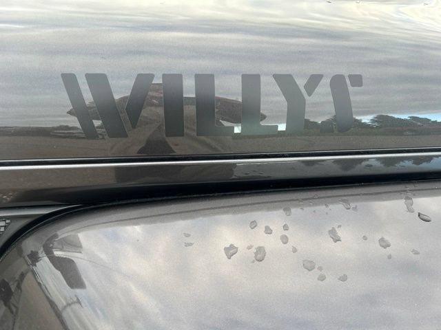 Used 2022 Jeep Gladiator Sport AWD/4WD image 9