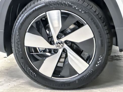 New 2025 Volkswagen Taos S image 24