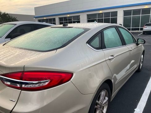 Used 2018 Ford Fusion SE FWD image 4