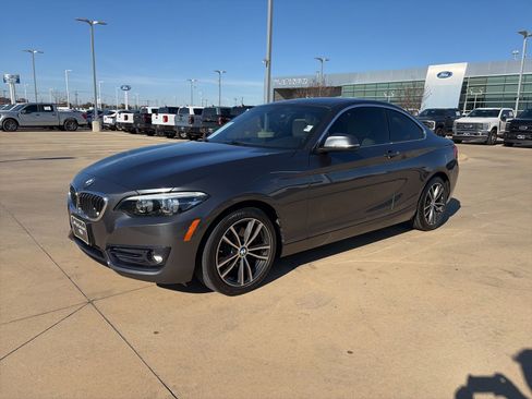 Used 2018 BMW 230i Coupe image 2