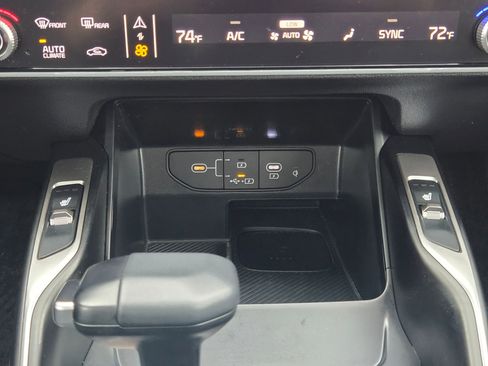 Certified 2025 Kia Sorento S w/ Panoramic Sunroof Package image 15