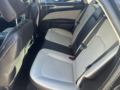 Used 2020 Ford Fusion SE w/ Equipment Group 151A image 22