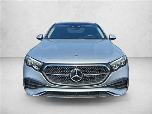 Used 2025 Mercedes-Benz E 450 4MATIC Sedan image 2