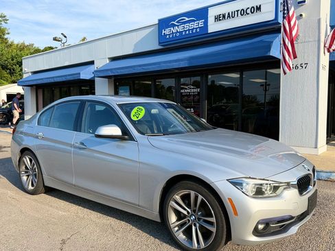 Used 2018 BMW 330i xDrive Sedan AWD/4WD image 23