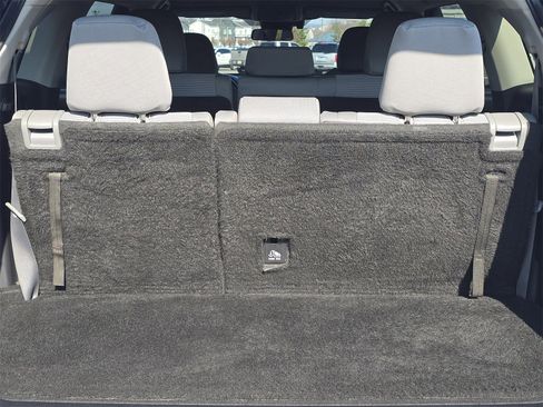 Used 2021 Toyota Highlander LE image 20