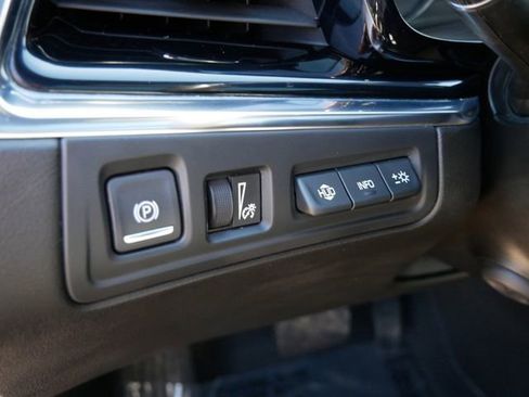 Used 2021 Cadillac XT6 Premium Luxury AWD/4WD image 16