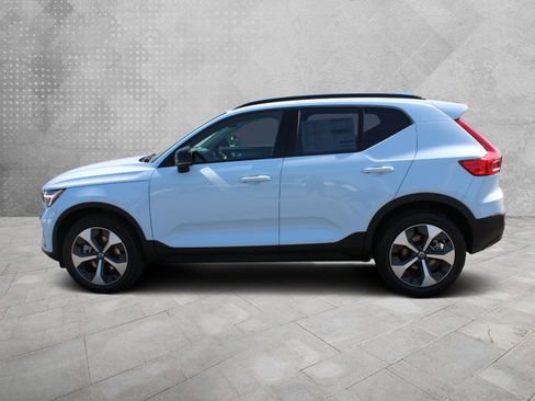 Used 2026 Volvo XC40 B5 Plus w/ Protection Package Premier AWD/4WD image 5
