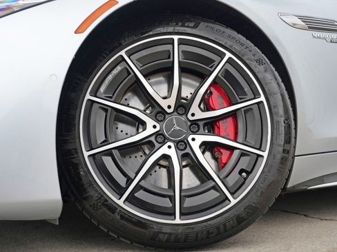 Used 2022 Mercedes-Benz SL 55 AMG 4MATIC w/ Driver Assistance Package image 59