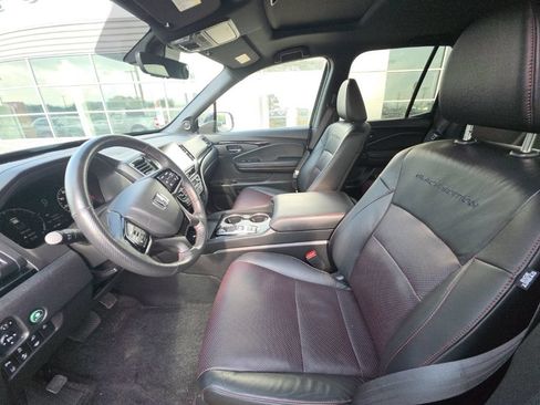 Used 2025 Honda Ridgeline Black Edition image 16