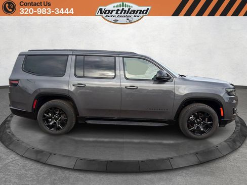 Used 2024 Jeep Wagoneer Series II AWD/4WD image 4