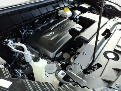 Used 2024 Nissan Pathfinder SL image 31