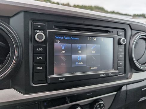 Used 2017 Toyota Tacoma SR5 w/ Tow Package image 18