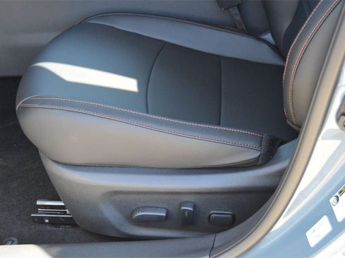 Used 2025 Nissan Sentra SR w/ SR Premium Package image 17