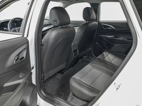 Used 2024 Chevrolet Trax LT FWD image 28