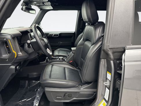 Used 2024 Ford Bronco Badlands image 11