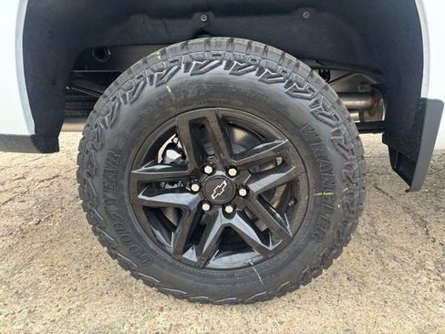 New 2026 Chevrolet Silverado 1500 Custom Trail Boss AWD/4WD image 9