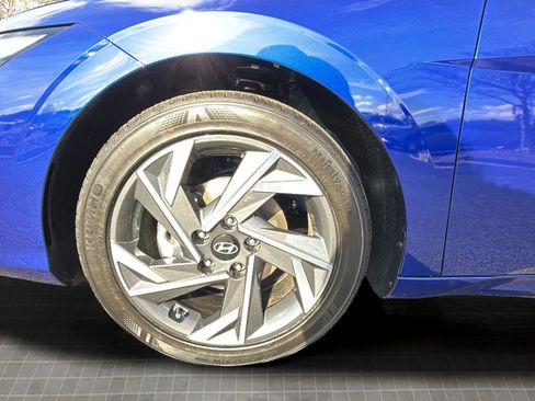 Certified 2025 Hyundai Elantra Sport image 52