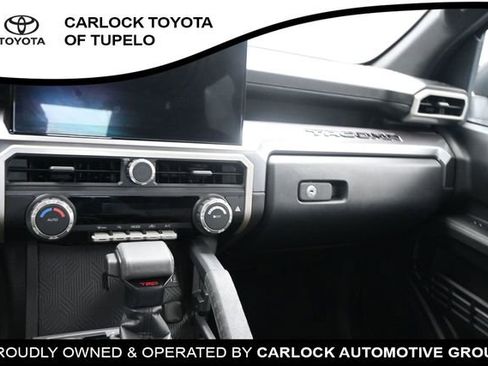 Used 2025 Toyota Tacoma TRD Sport AWD/4WD image 29