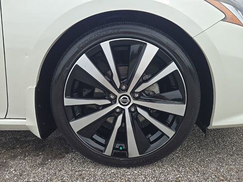 Used 2020 Nissan Altima 2.5 SR w/ Premium Package FWD image 26